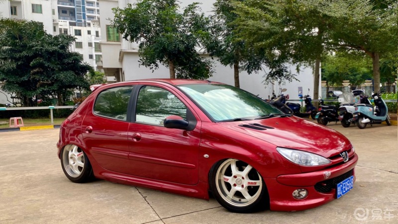 最帅标致206改装低趴案例