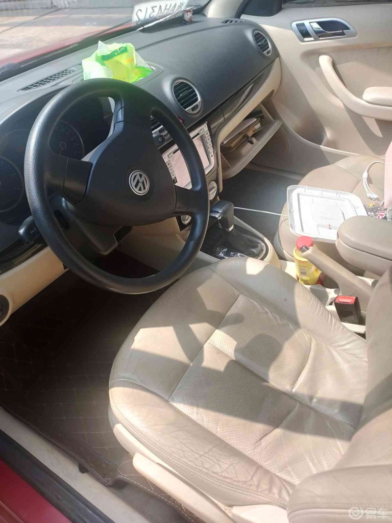 11款  大众朗逸  自动挡 带天窗导航倒车影像 真皮座椅  车况优秀