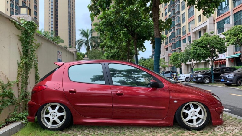 最帅标致206改装低趴案例