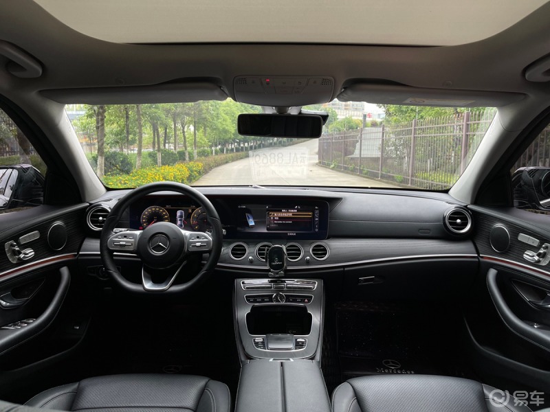 二手20年奔驰e300 车况极品外观新颖 内饰0磨损 喜欢奔驰的朋友可以