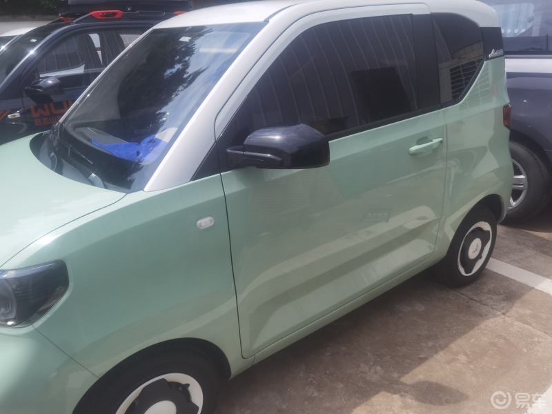 最火电动车之五菱宏光mini马卡龙