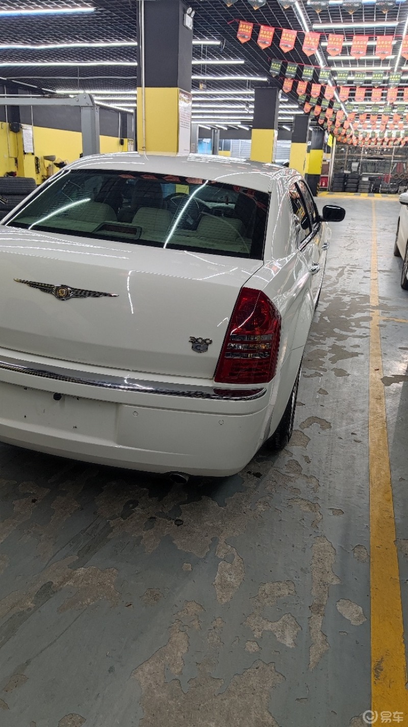 西安为所欲为粉丝很早被克莱斯勒300c外观种草,不过看了各个车评,基本