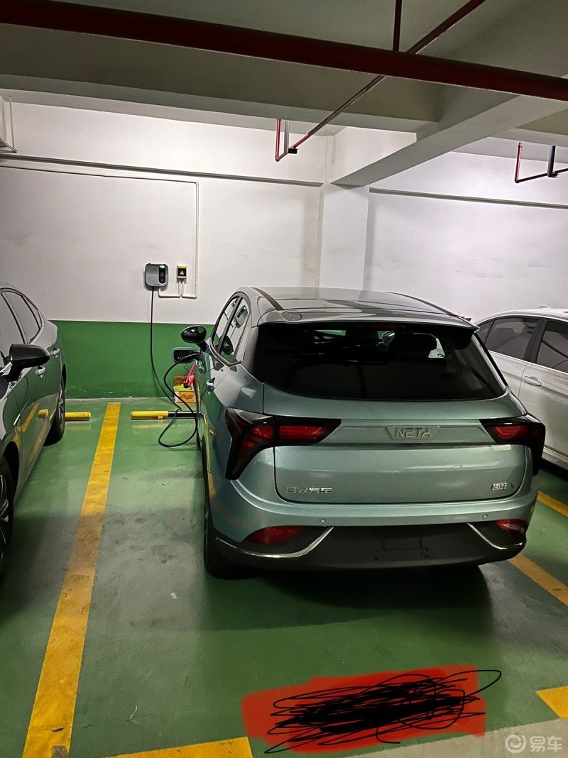 第一次买的新能源车,买了哪吒v,因为手续问题,充电桩安装一直没有及时