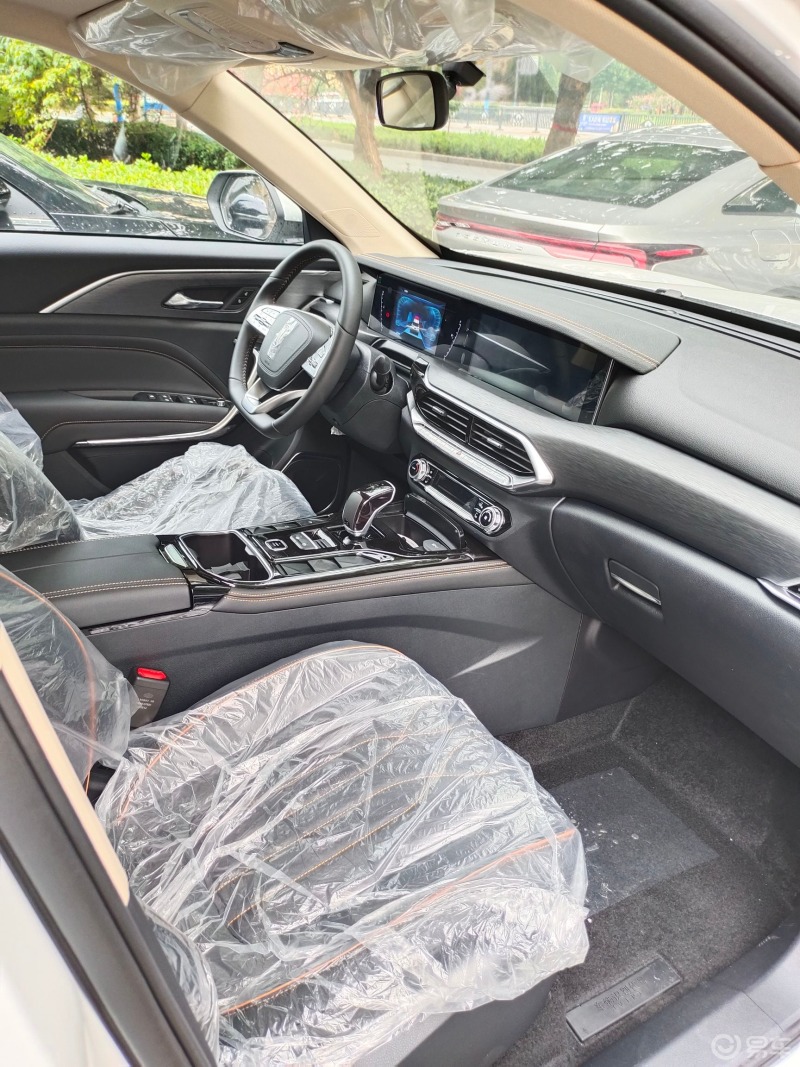 2022款一汽奔腾t77pro