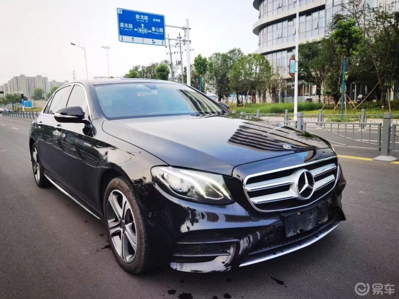 19年19款奔驰e260l,1.5t汽油 轻混(新车裸车42.58万款)黑外棕内