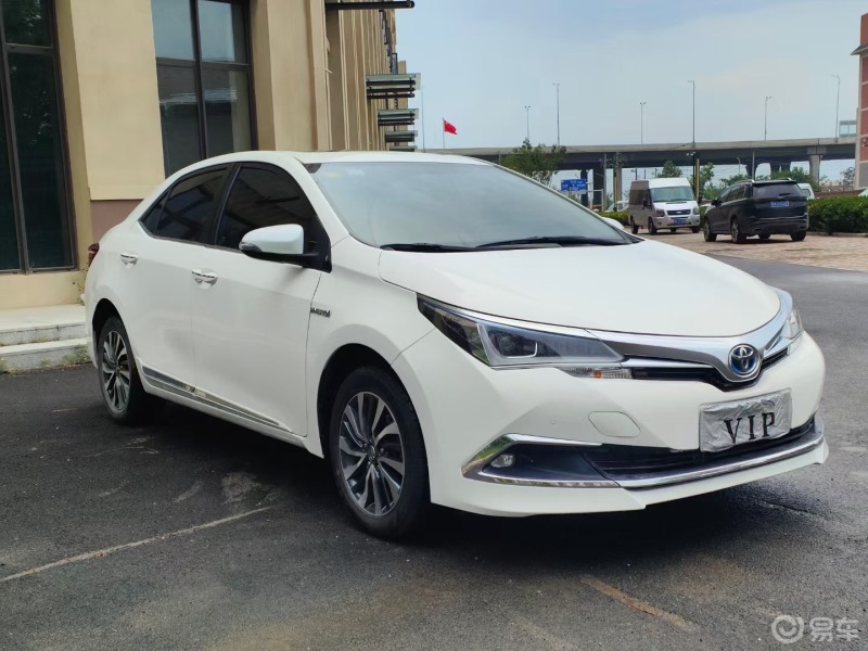 2018年 丰田卡罗拉 改款双擎 1.8l e-cvt精英版【上牌时间】201