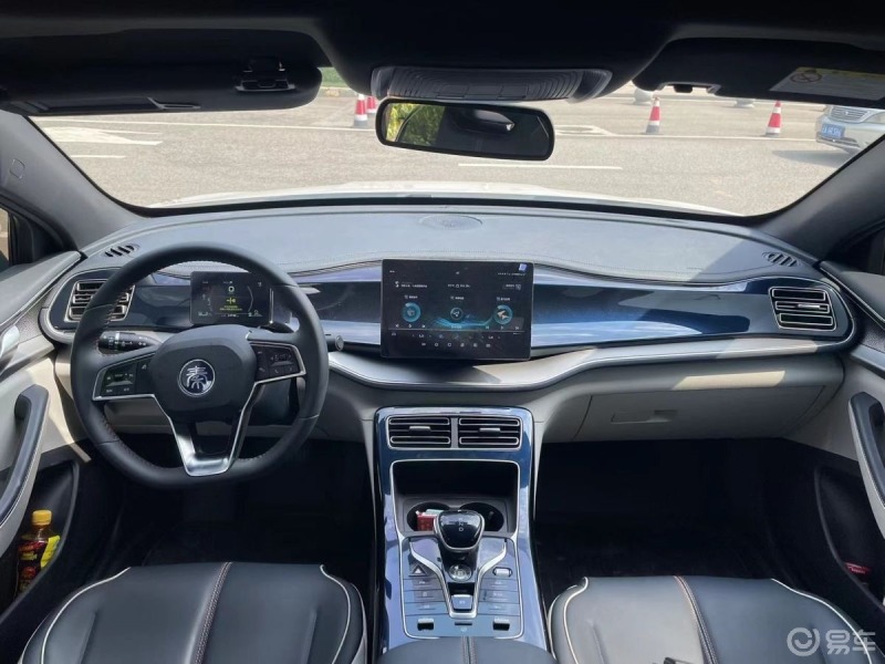 比亚迪秦plus dm-i靓点:首先是中控大屏,这点是必须给个点赞的,真的好