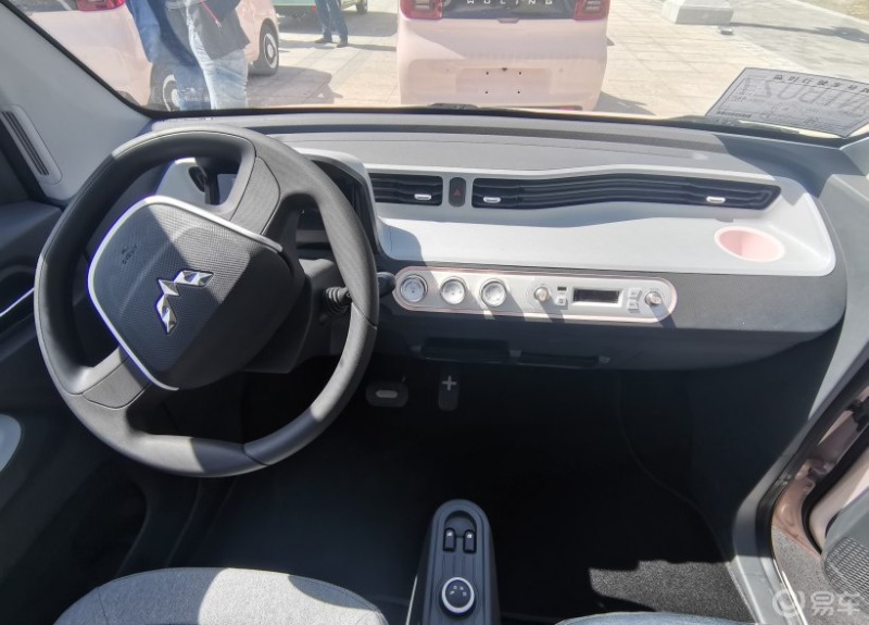 入手了人生中的第一辆车五菱宏光mini马卡龙