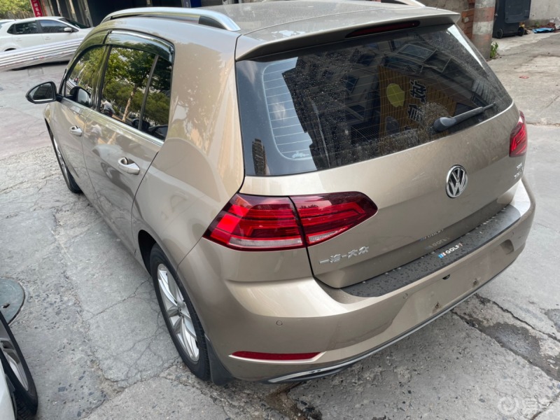 18款高尔夫16自动舒适版香槟金