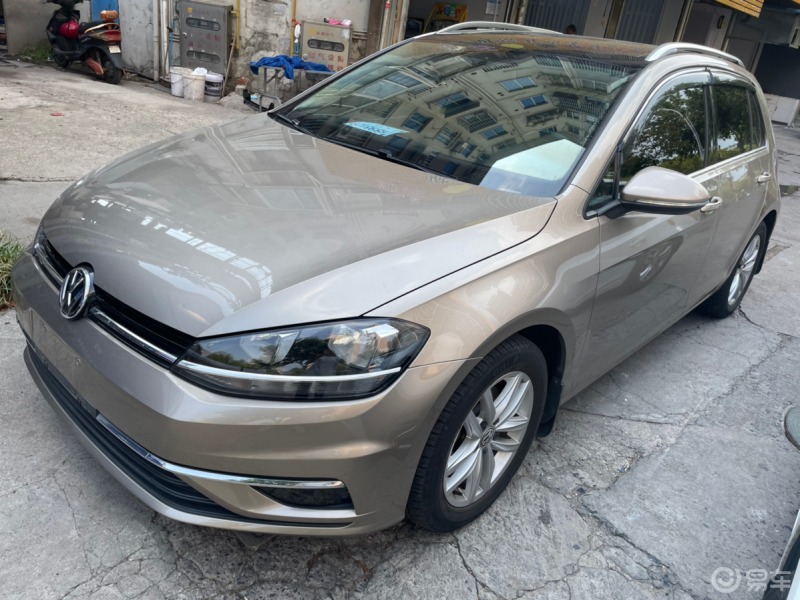 18款高尔夫1.6自动舒适版 香槟金