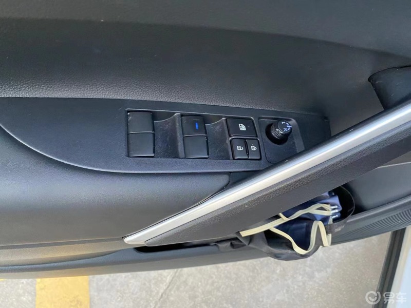 开上丰田锐放如今的生活蒸蒸日上