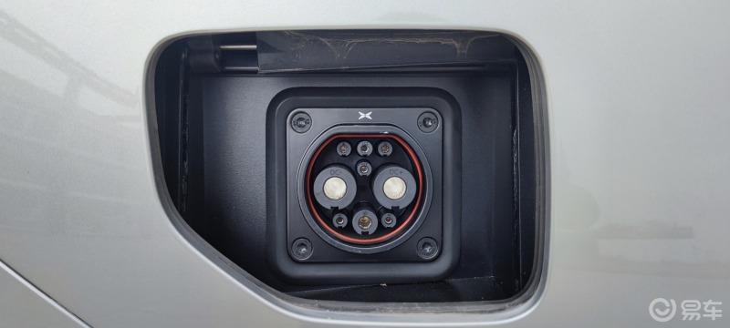 小鹏p7充电口能防雨吗