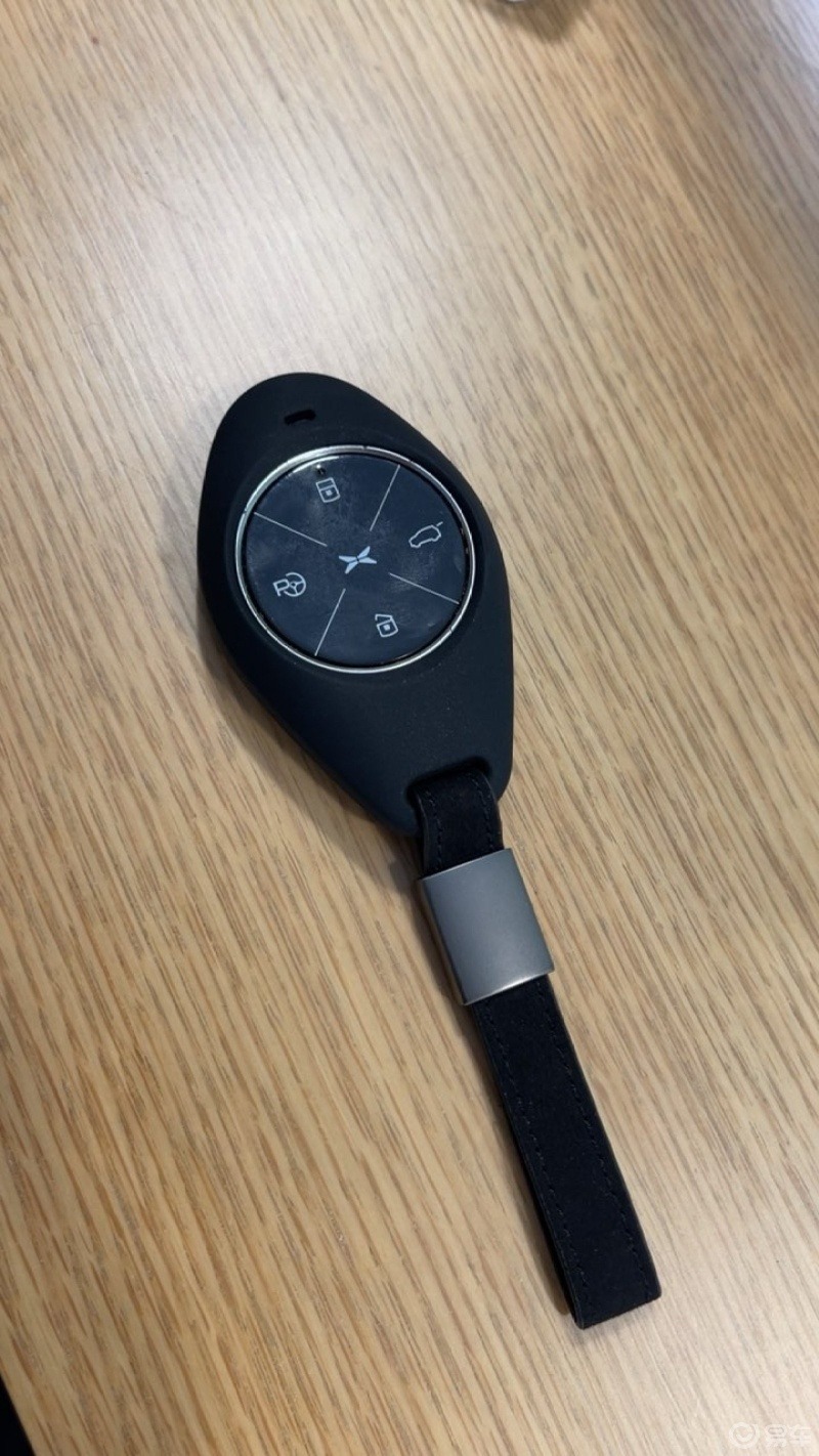 小鹏p7 应急钥匙97