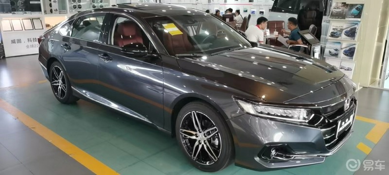 3落地】终于下定了,送了官配行车记录仪 七次保养 300保_雅阁社区