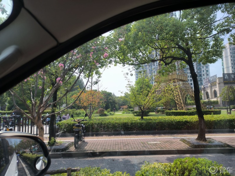 车窗街景镜像计划#清晨,窗外没有往日的喧嚣,出奇的宁静.