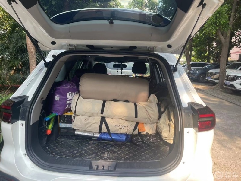 后备箱感觉装东西还是比较多,我想请问一下车友们,我们瑞虎8plus后备