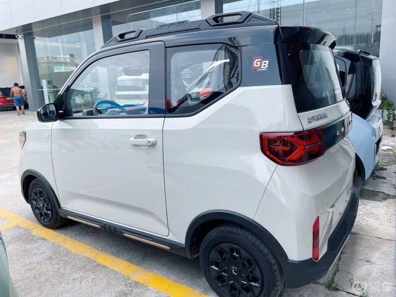 楼主一台逛街潮酷神器五菱宏光minievgameboy