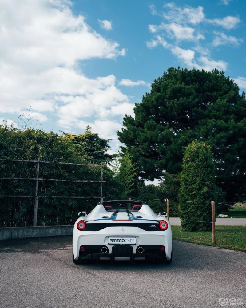 【白色也很帅,法拉利458 speciale】