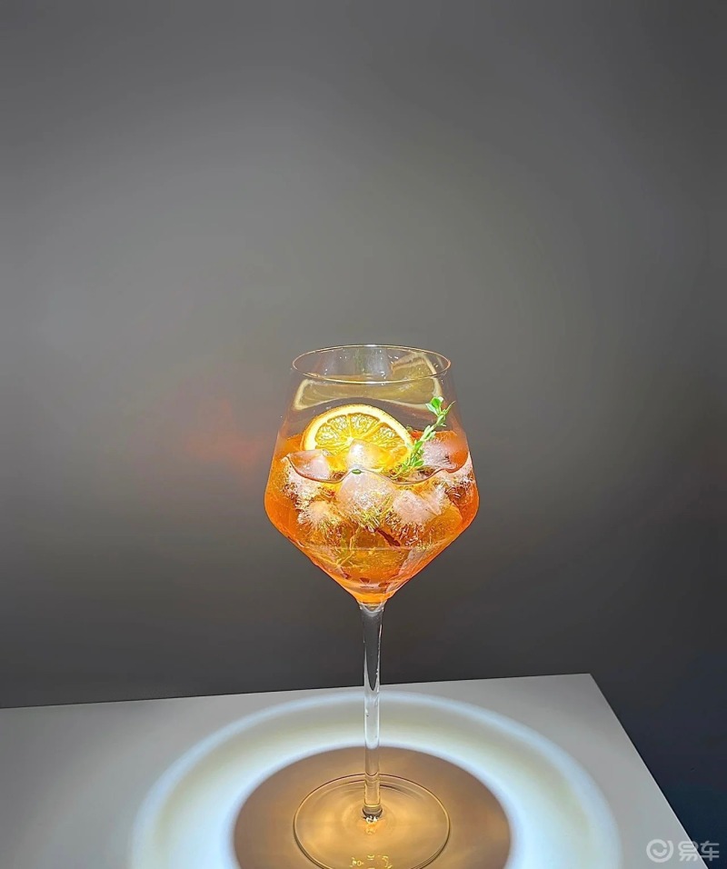 阿佩罗橙光特调鸡尾酒