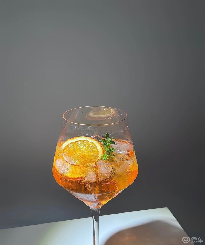 阿佩罗橙光特调鸡尾酒