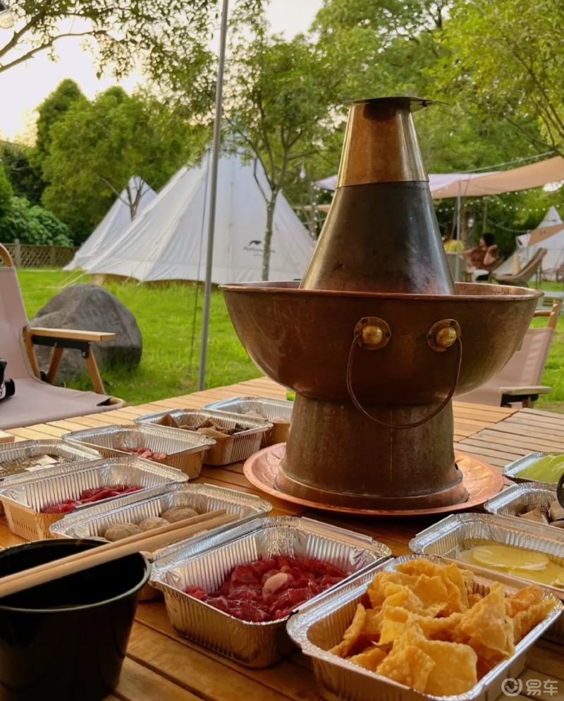 国庆赏秋,易起出发|景区里的户外火锅