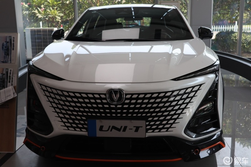 车价情报站#坐标位置:广东省中山市车型配置:长安uni t尊贵型指导