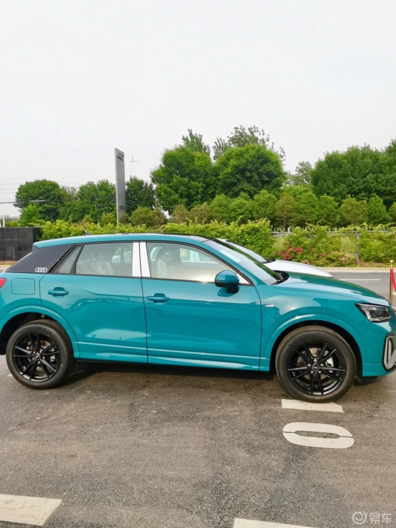 奥迪q2l 颜值真香派小型suv 凯拉什蓝7515