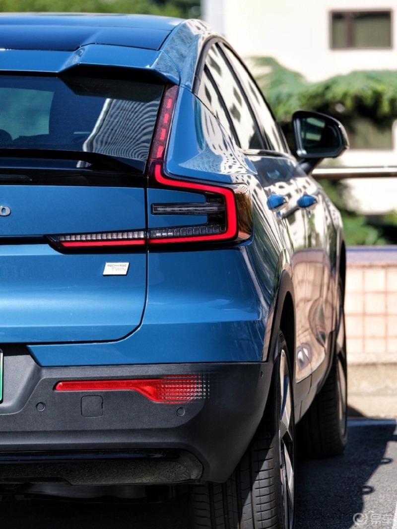 大爱峡湾蓝95!沃尔沃c40高性能版99