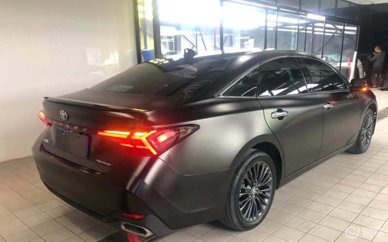 丰田亚洲龙来了 改色电光黑