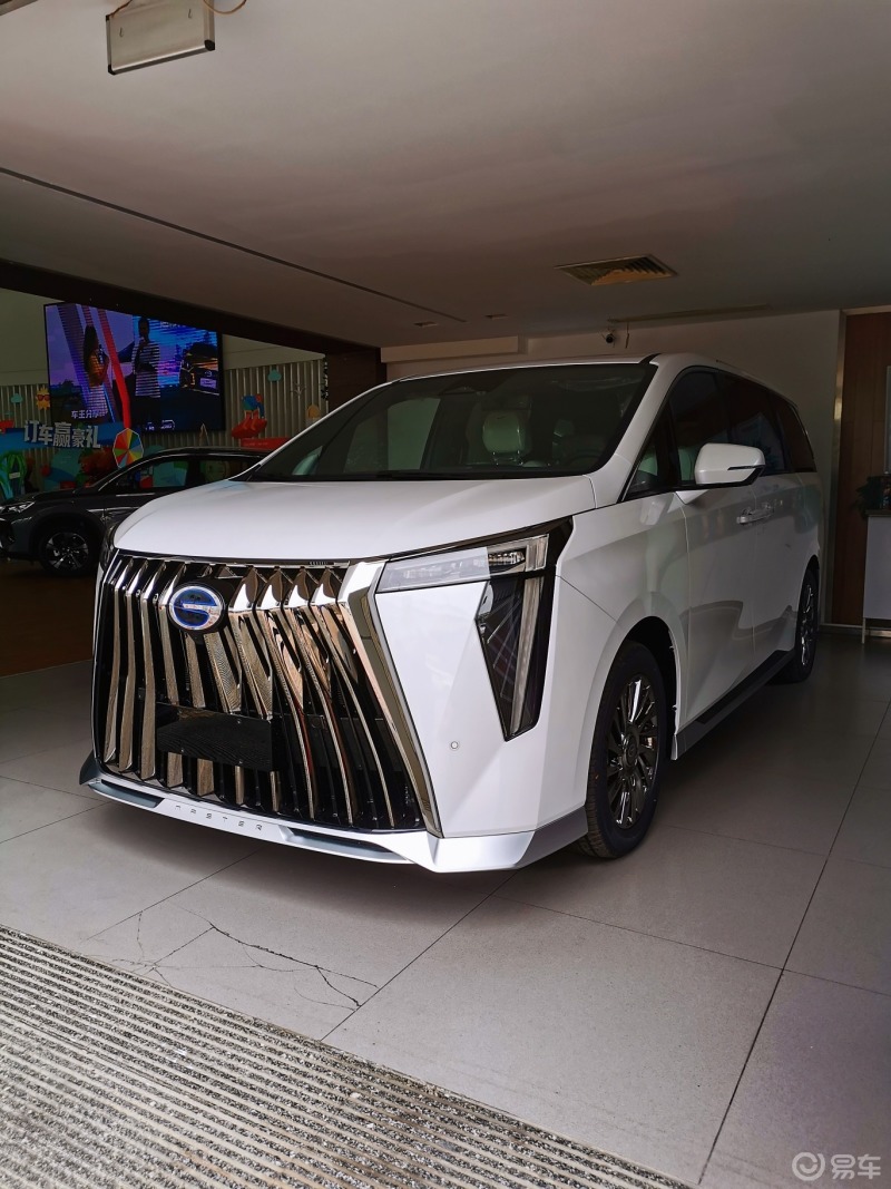 传祺m8宗师商务必选享受平躺7座大空间