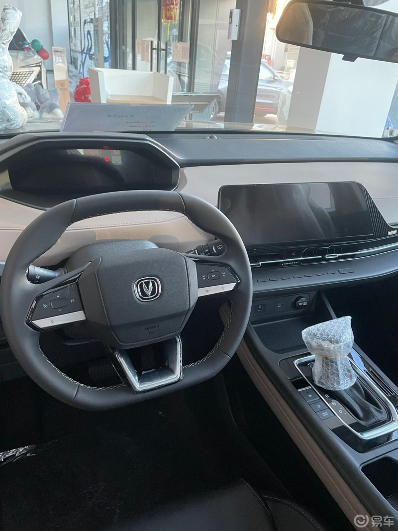 唐山长安cs55plus第二代卓越版裸车10.49万90落地11.39万9799