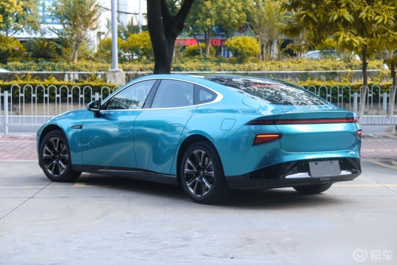 小鹏p7改色海岸蓝,科技感更强了09