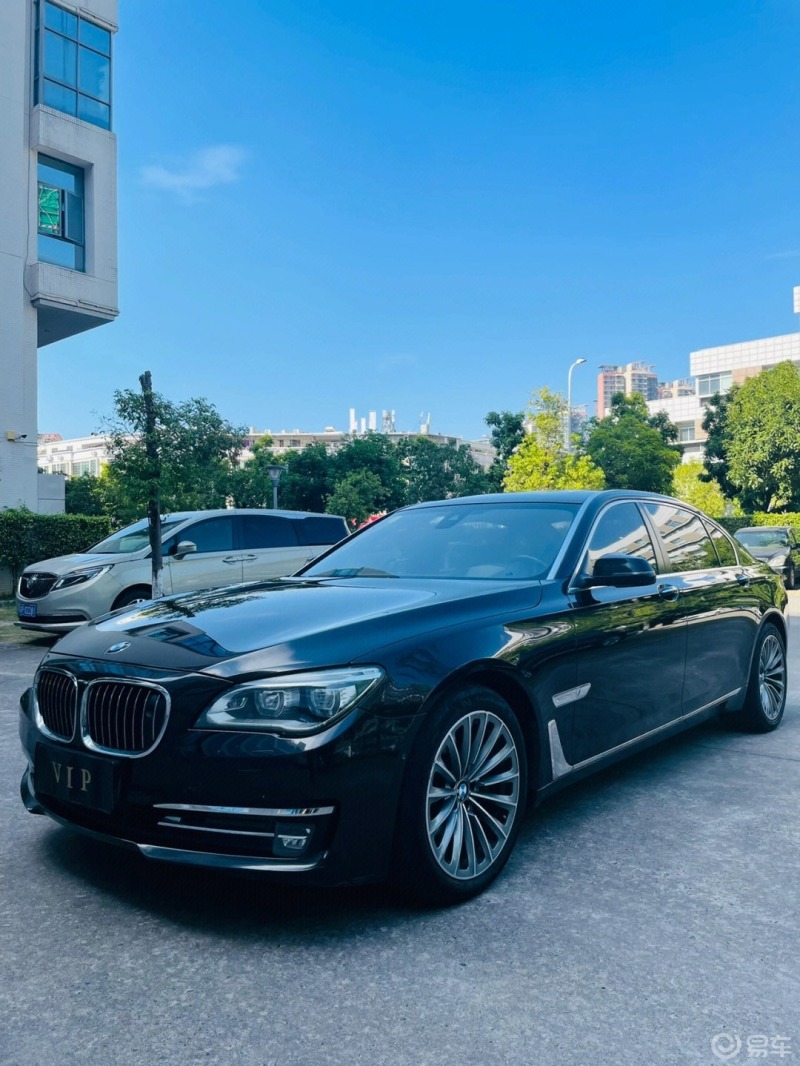 宝马7系92延续了家族设计98699969976997