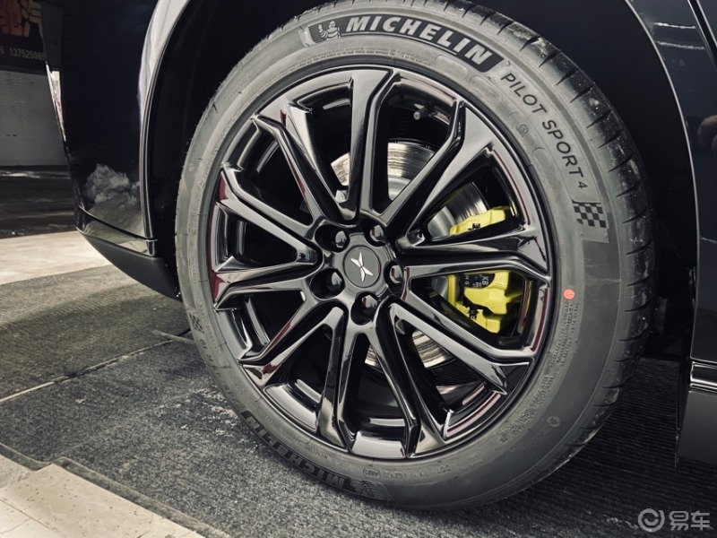 小鹏p7 小能能刹车卡钳改色升级及轮毂改色