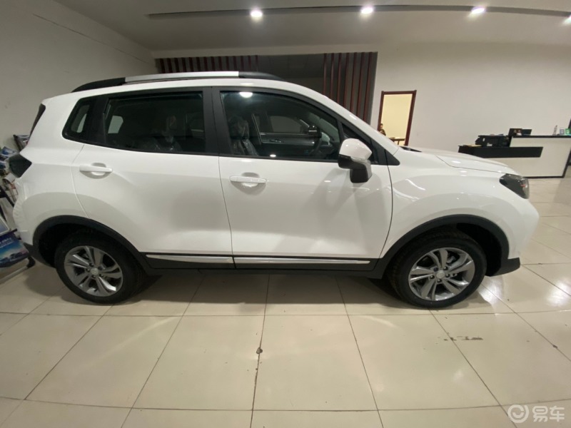 长安cs15 2021款 1.5l 手动 进取版邯郸落地6万