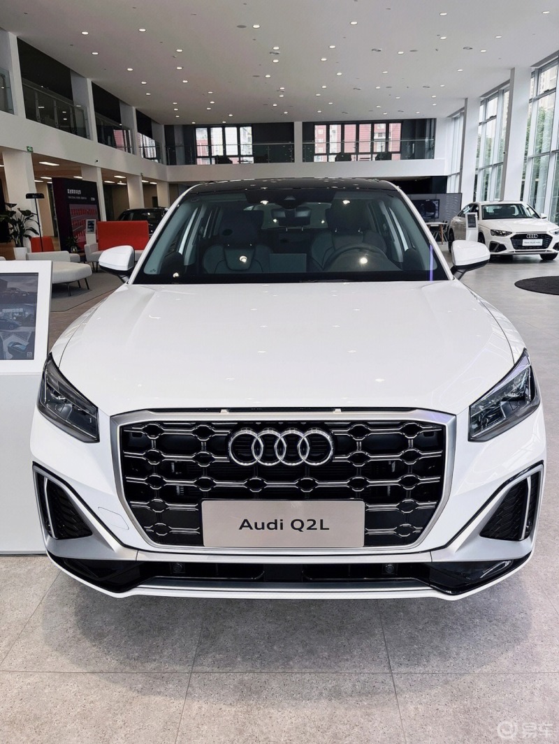 奥迪就是天生为女孩子设计车子的吧