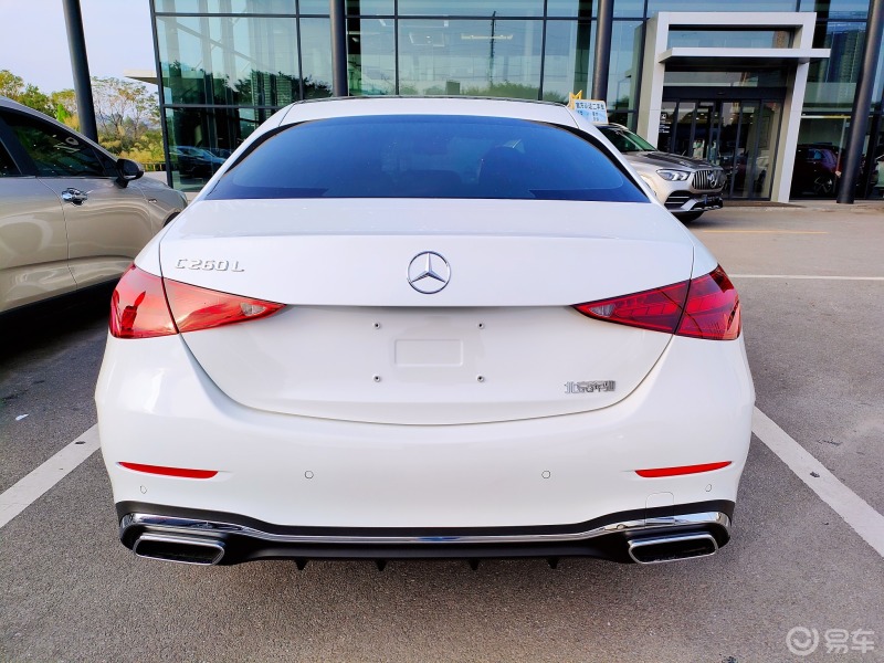 豪华品牌6215奔驰c260l运动版南宁落地34.6万