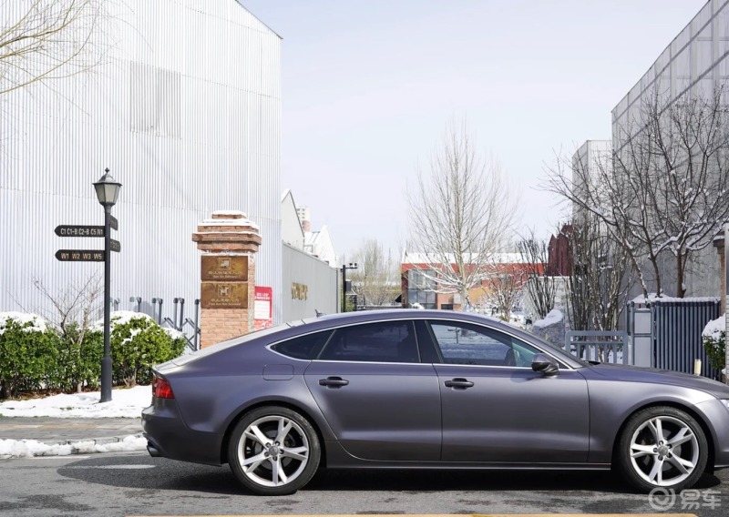 低调内敛07奥迪a7改色山灰96