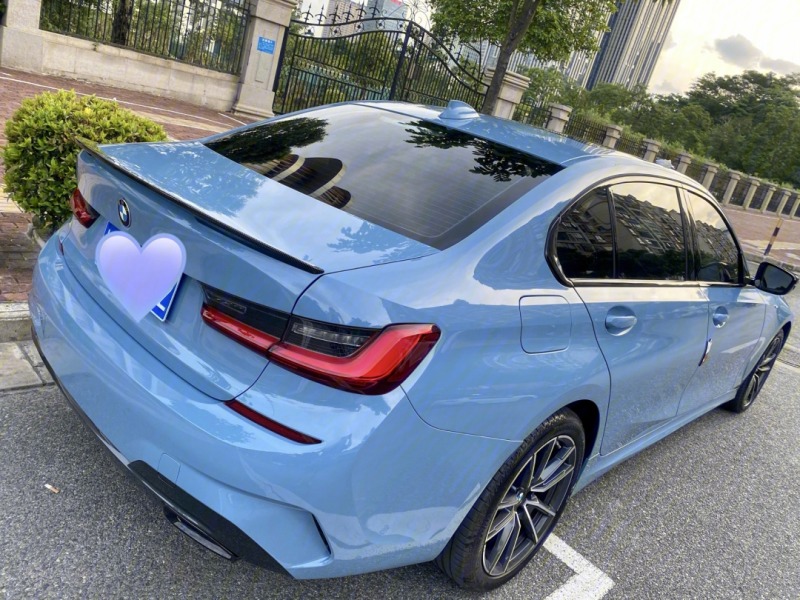 适合女孩子的宝马三系325li 可爱内饰