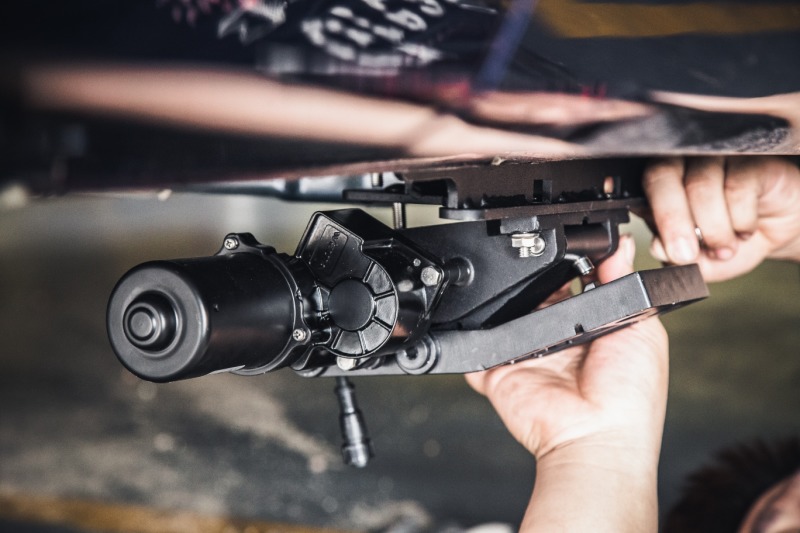 奥迪q8电动伸缩踏板,方便上下车