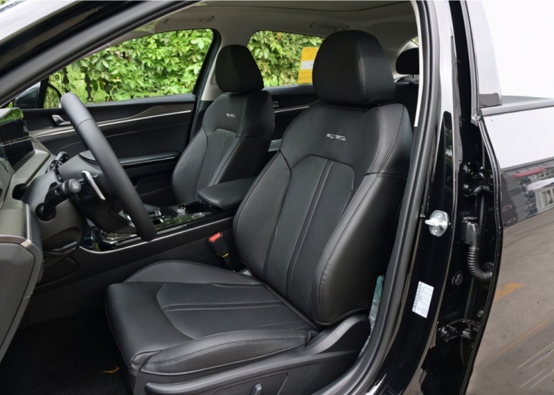 全新起亚k5外观内饰大升级,颜值高空间大