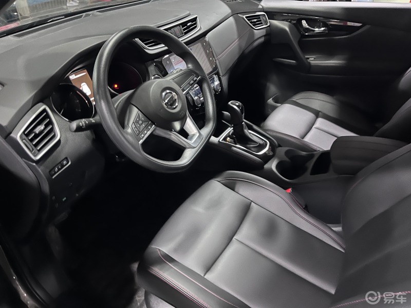 8715"型男"逍客智享版～13.66万