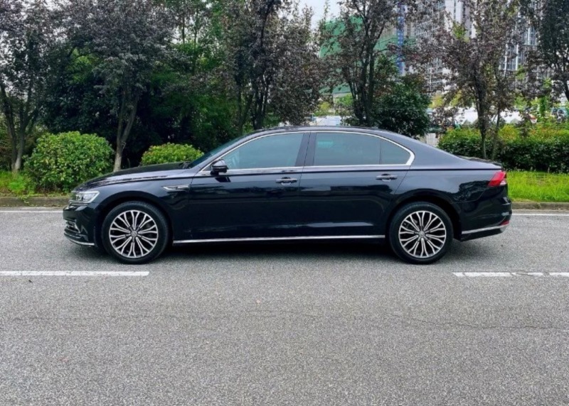 外观非常大气,车尾设计很简洁9292_辉昂社区_易车社区