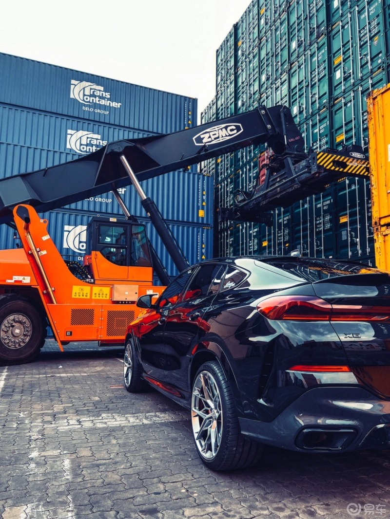 大铲湾集装箱拍车