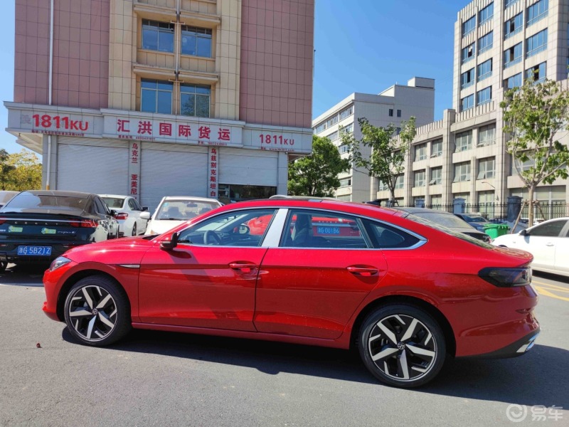 开22款凌渡酷辣,真的很拉风!09