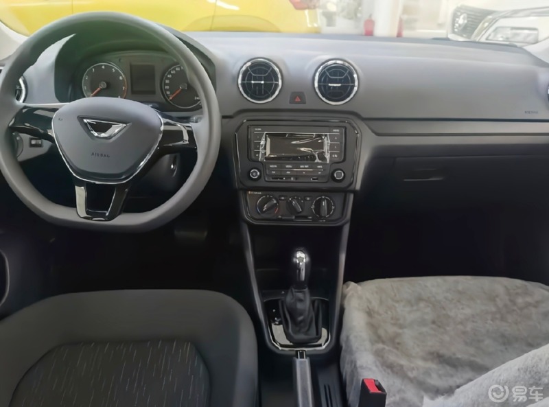 楼主捷达va3内饰功能性强