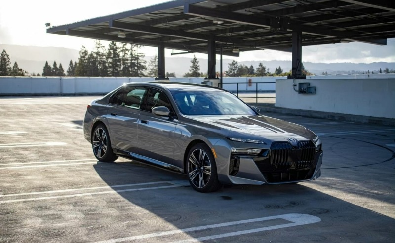 强者是听不见质疑的:bmw i7