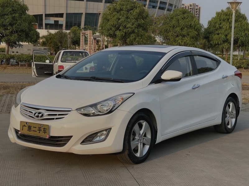 14年8月,现代朗动,1.6l排量自动挡