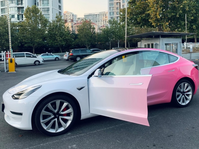 渐变色特斯拉model3