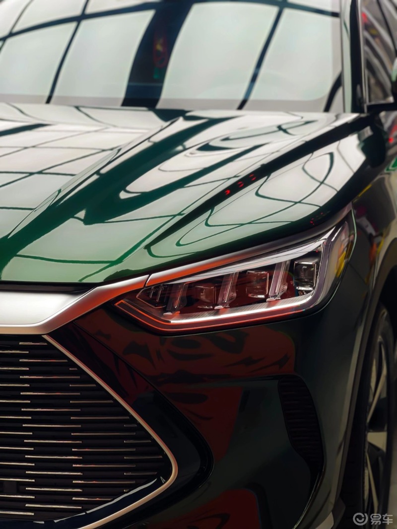 比亚迪宋plus新能源改色千山翠